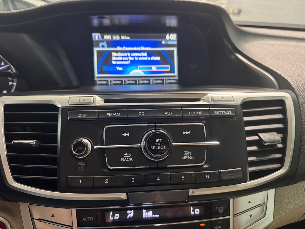 2015 Honda Accord Image 32