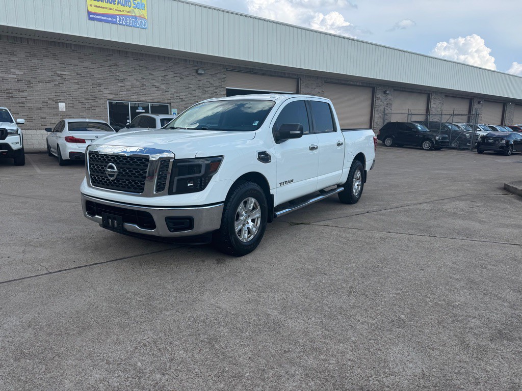 2017 Nissan Titan Image 15