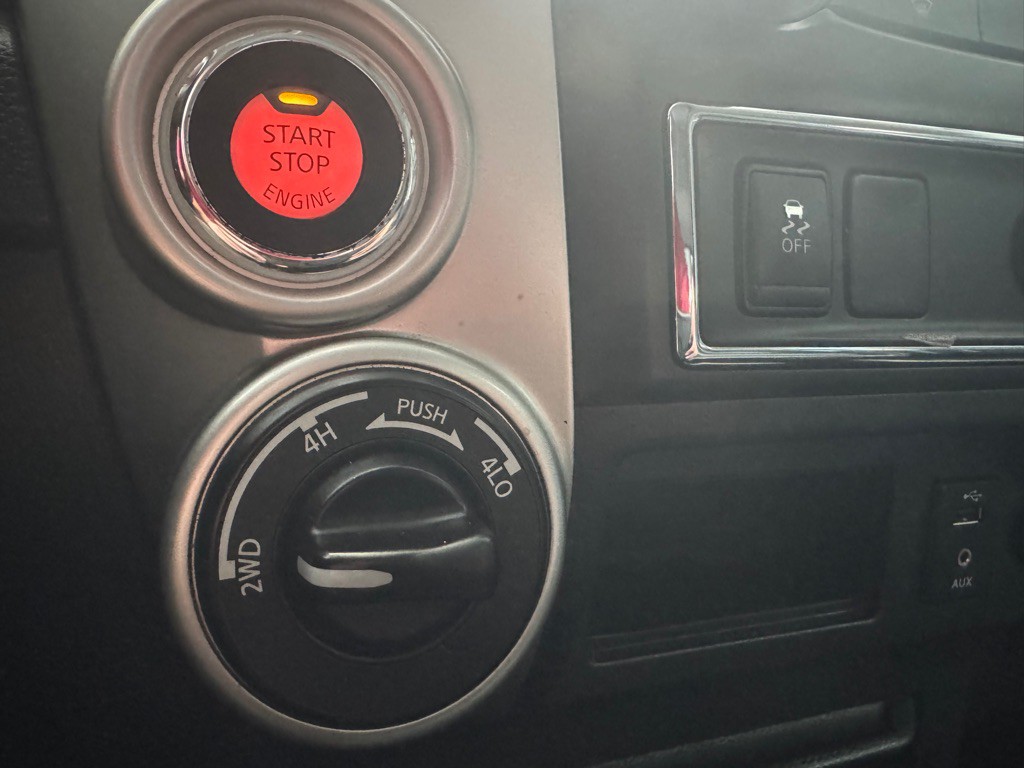 2017 Nissan Titan Image 36