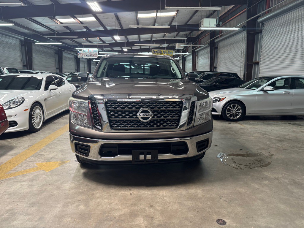 2017 Nissan Titan Image 4