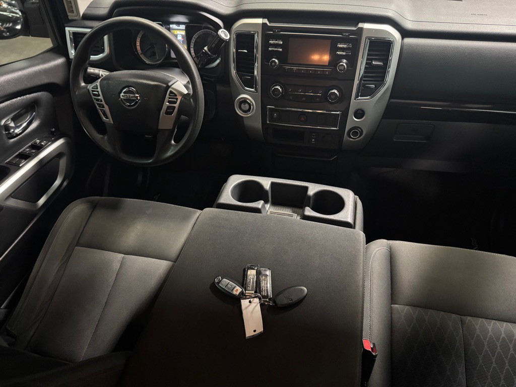 2017 Nissan Titan Image 29