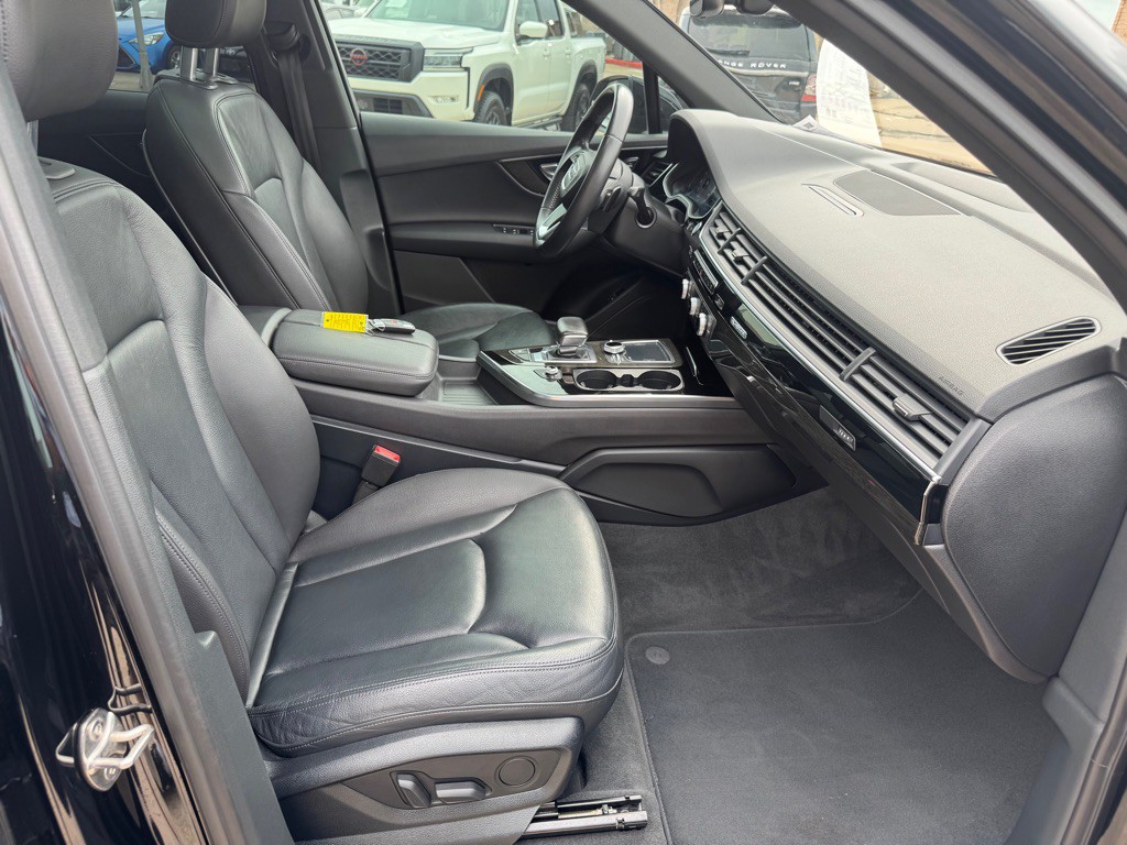 2017 Audi Q7 Image 28
