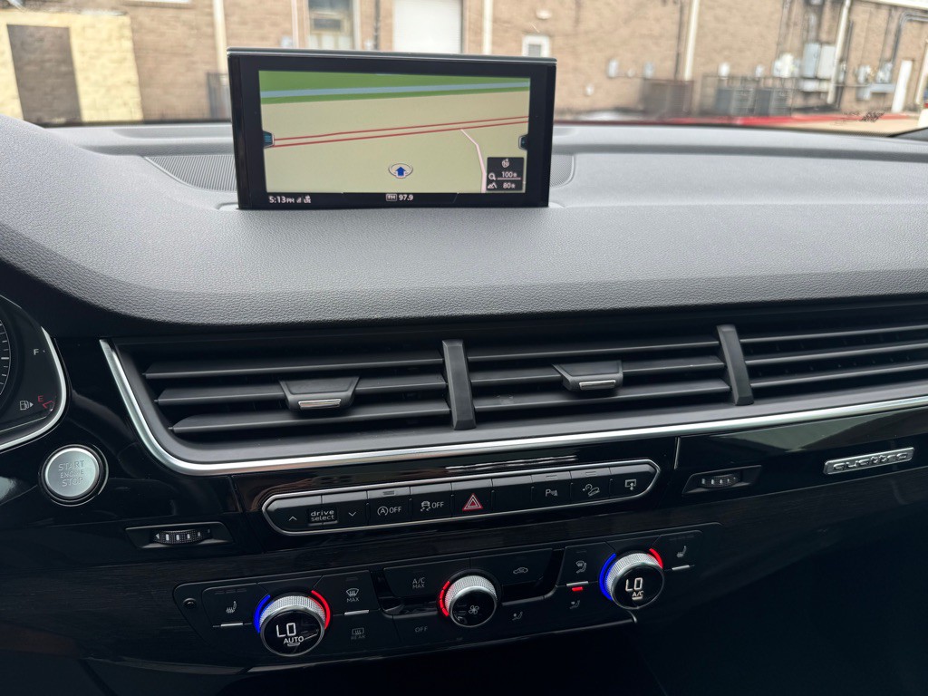 2017 Audi Q7 Image 33