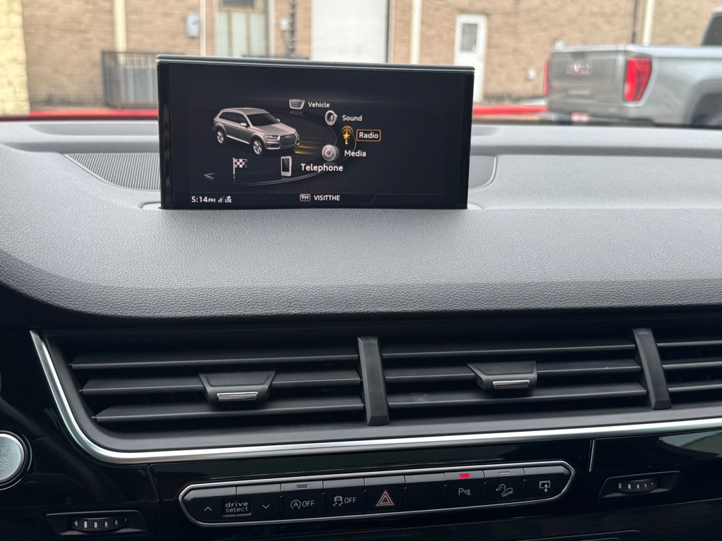 2017 Audi Q7 Image 36