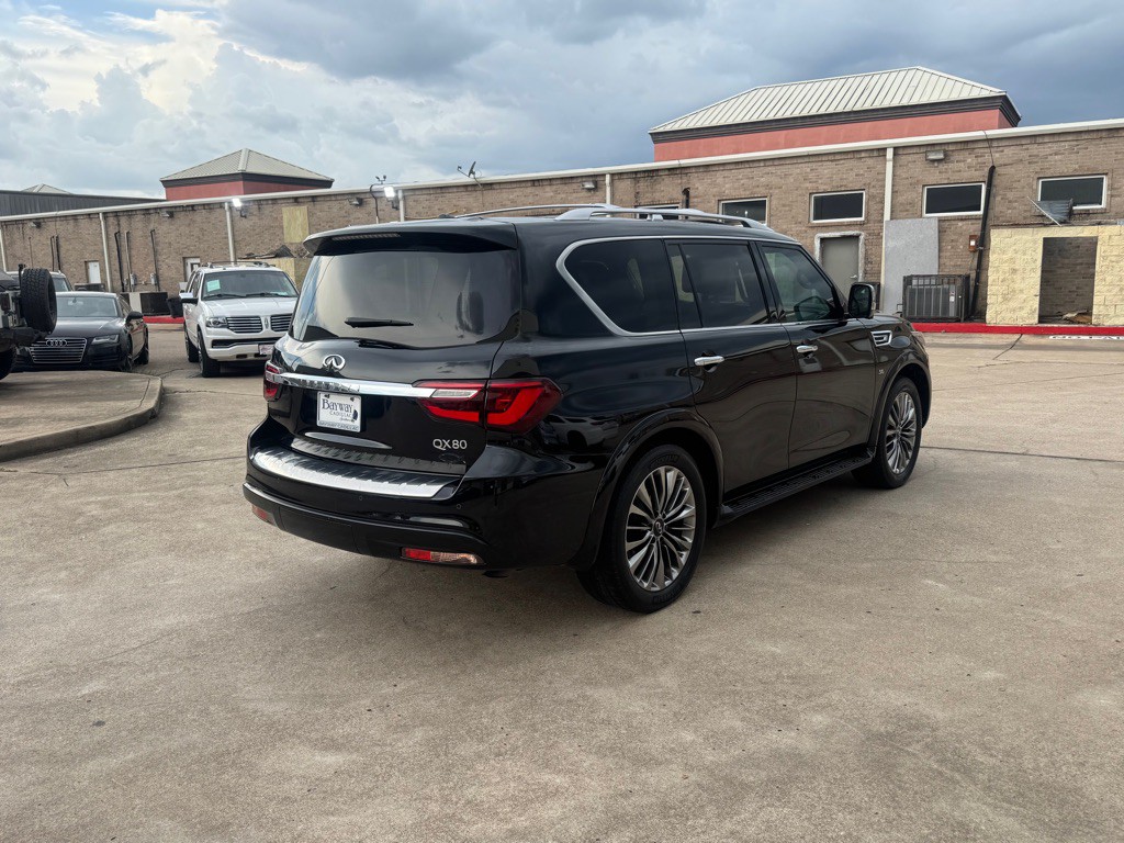 2019 INFINITI QX80 Image 17