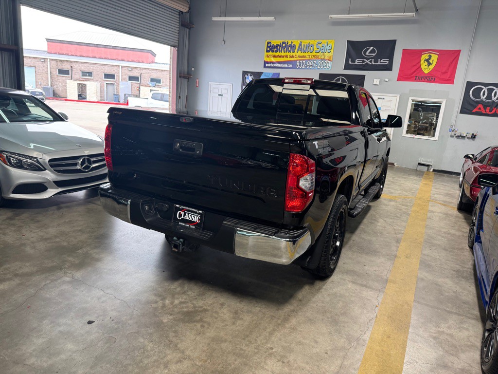2017 Toyota Tundra Image 9