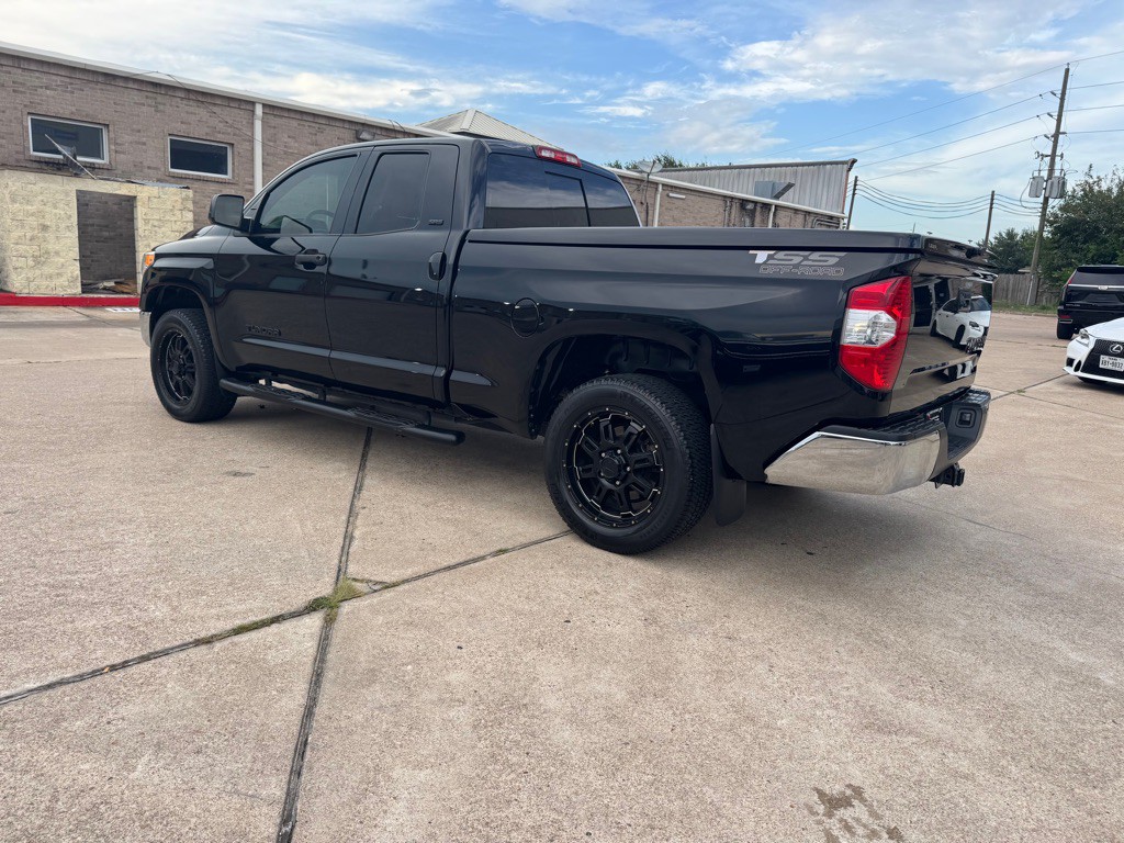 2017 Toyota Tundra Image 24