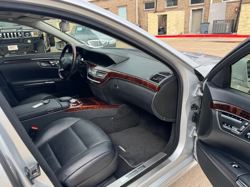 2012 Mercedes-Benz S-Class Image 25