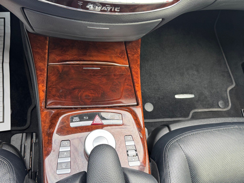 2012 Mercedes-Benz S-Class Image 32