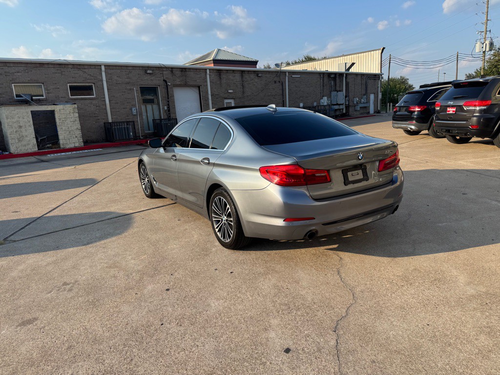 2018 BMW 5 Series Image 16