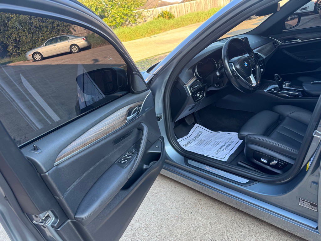 2018 BMW 5 Series Image 17