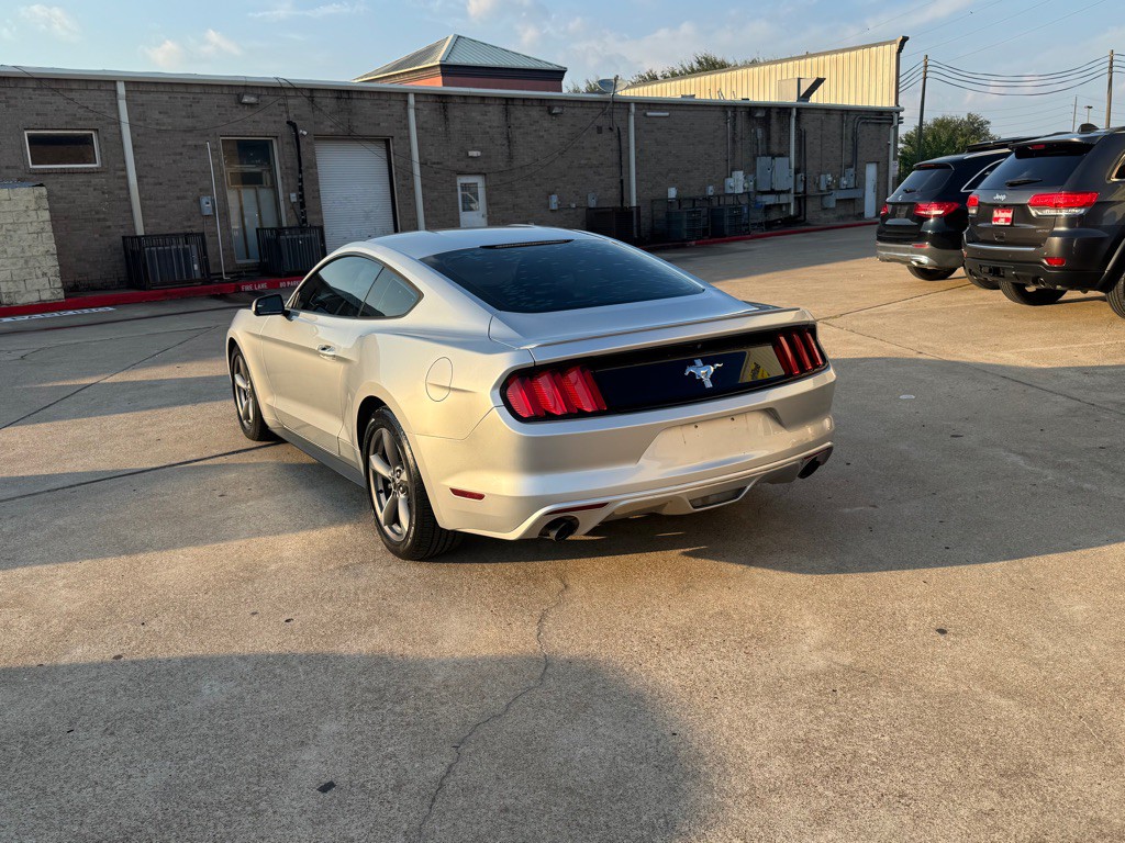 2016 Ford Mustang Image 17