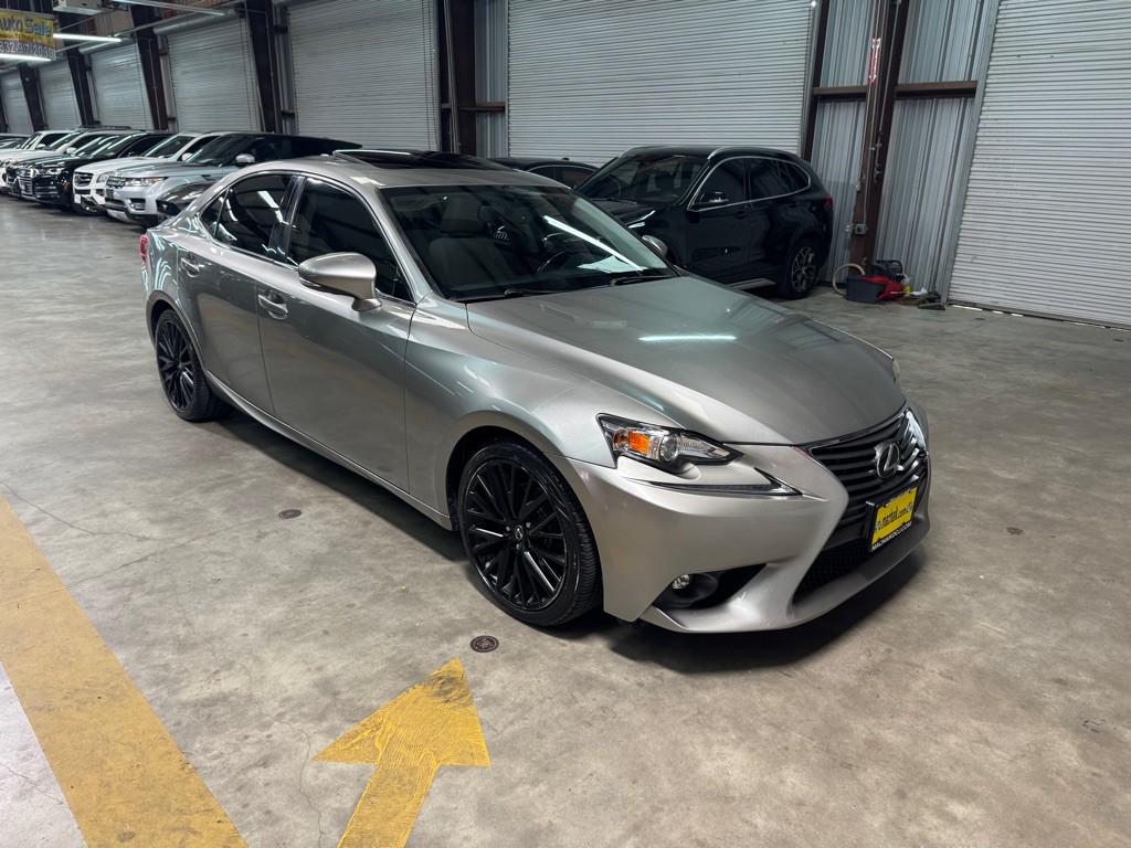 2015 Lexus IS Image 7