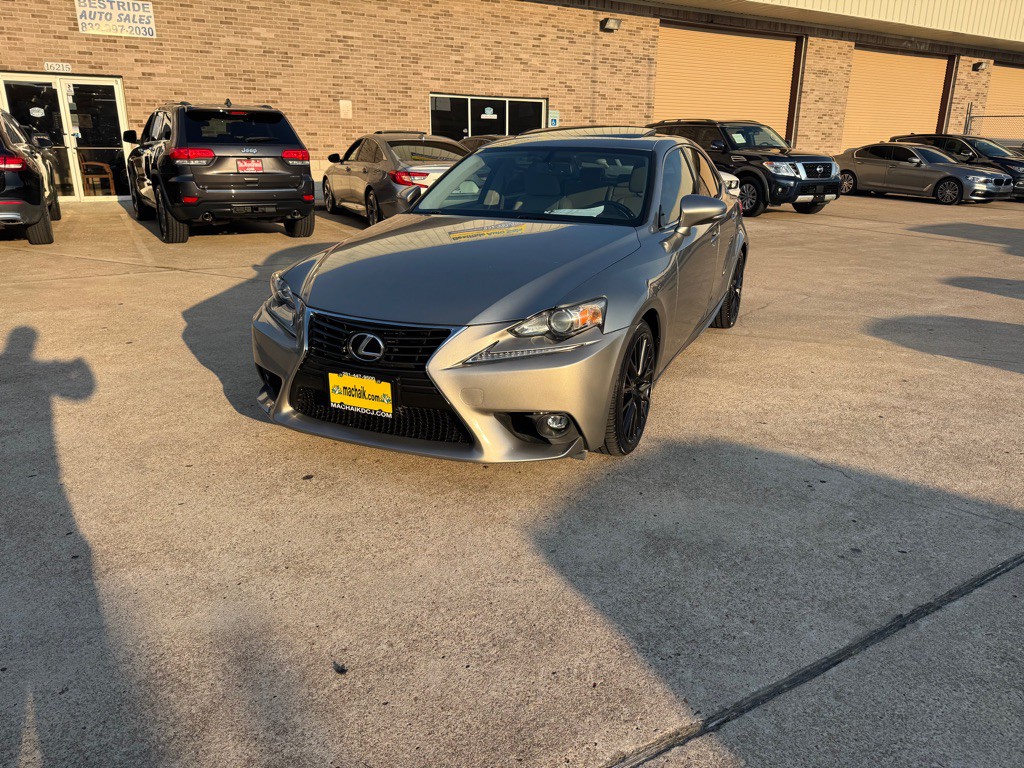 2015 Lexus IS Image 16