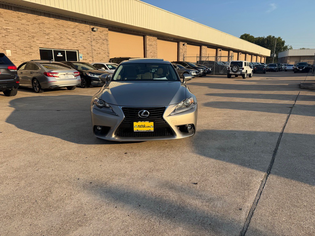 2015 Lexus IS Image 17