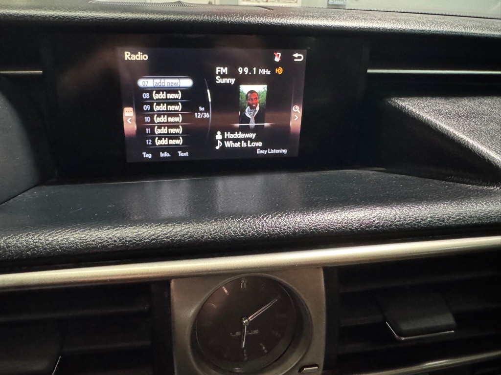 2015 Lexus IS Image 33