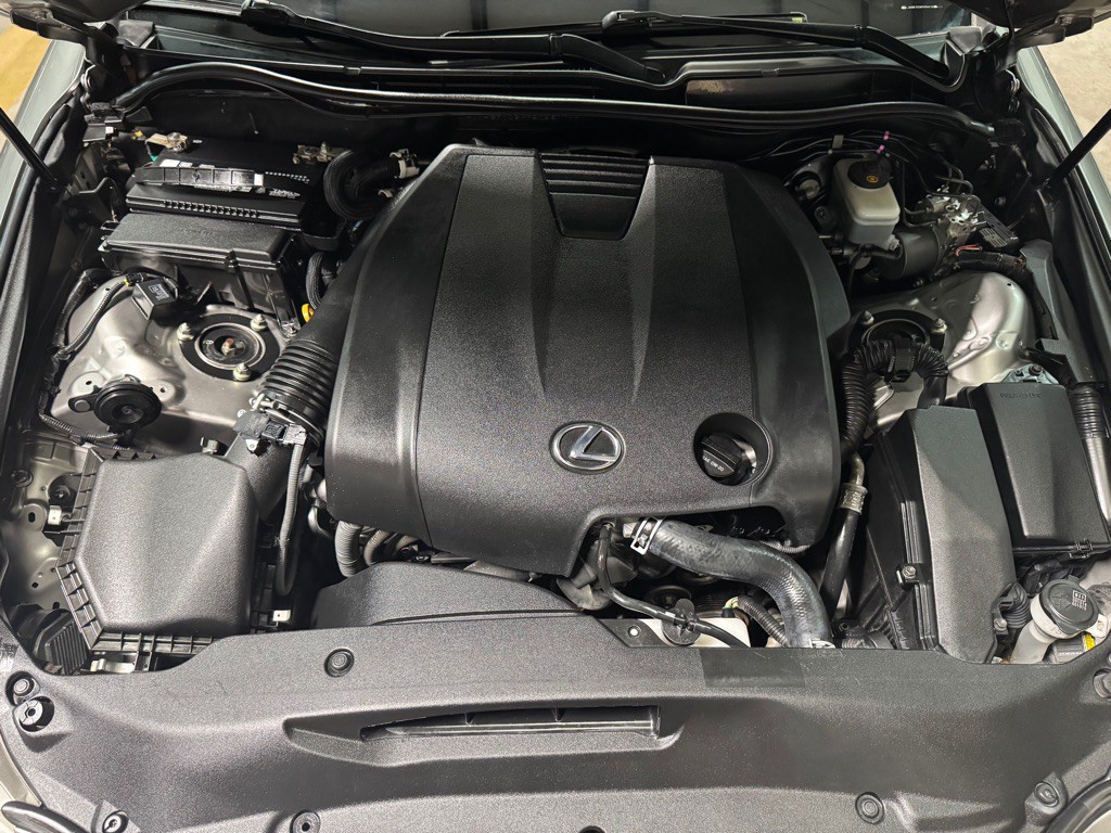 2015 Lexus IS Image 36