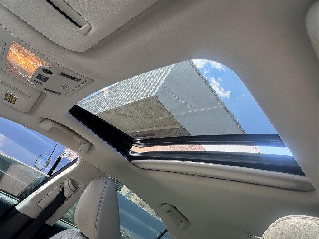 2015 Lexus IS Image 37