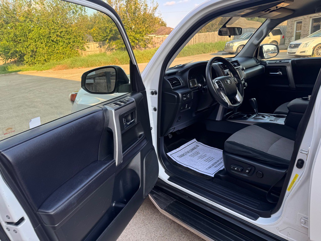 2018 Toyota 4Runner Image 19