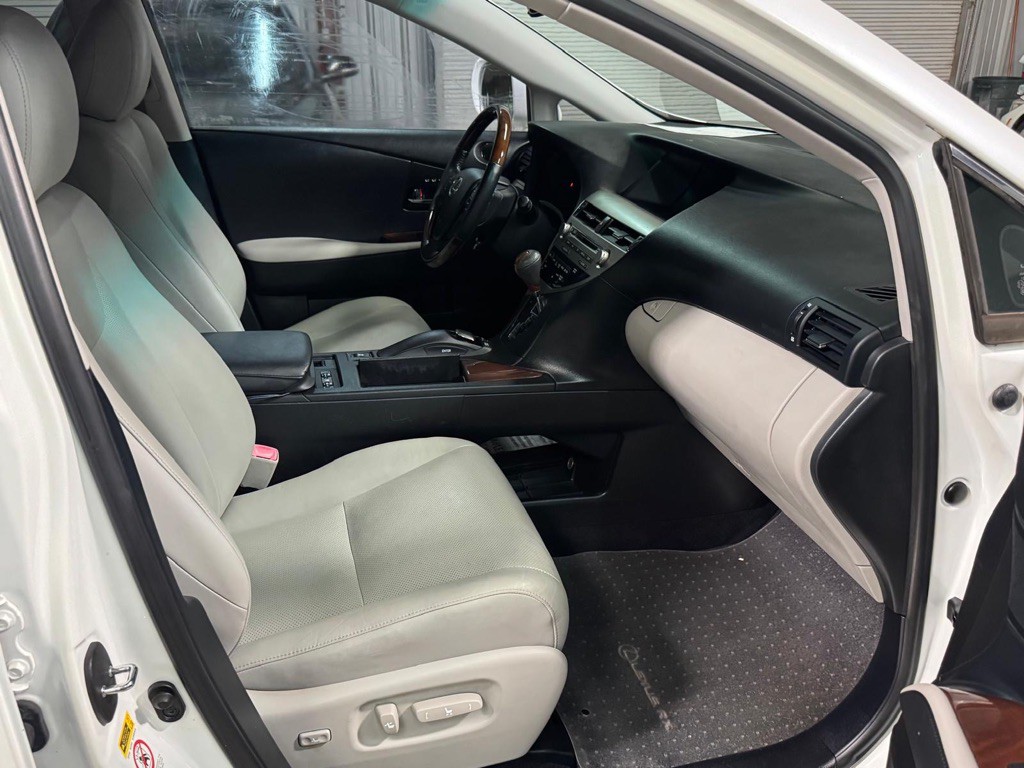 2012 Lexus RX Image 23