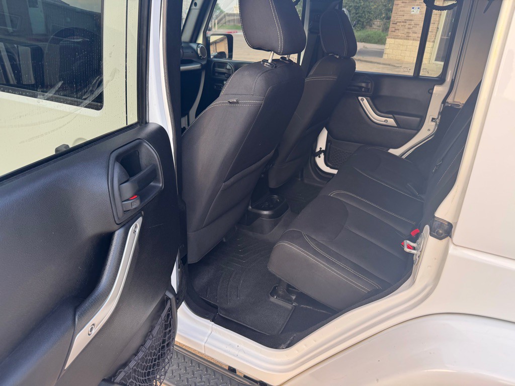2015 Jeep Wrangler Unlimited Image 30