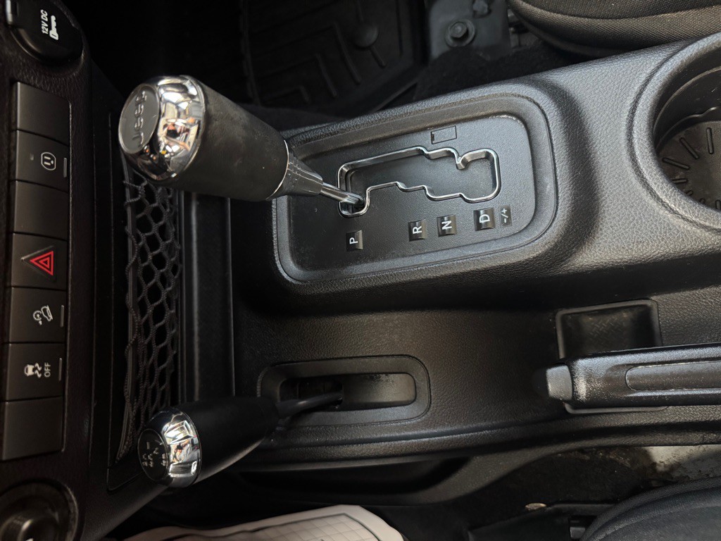 2015 Jeep Wrangler Unlimited Image 35