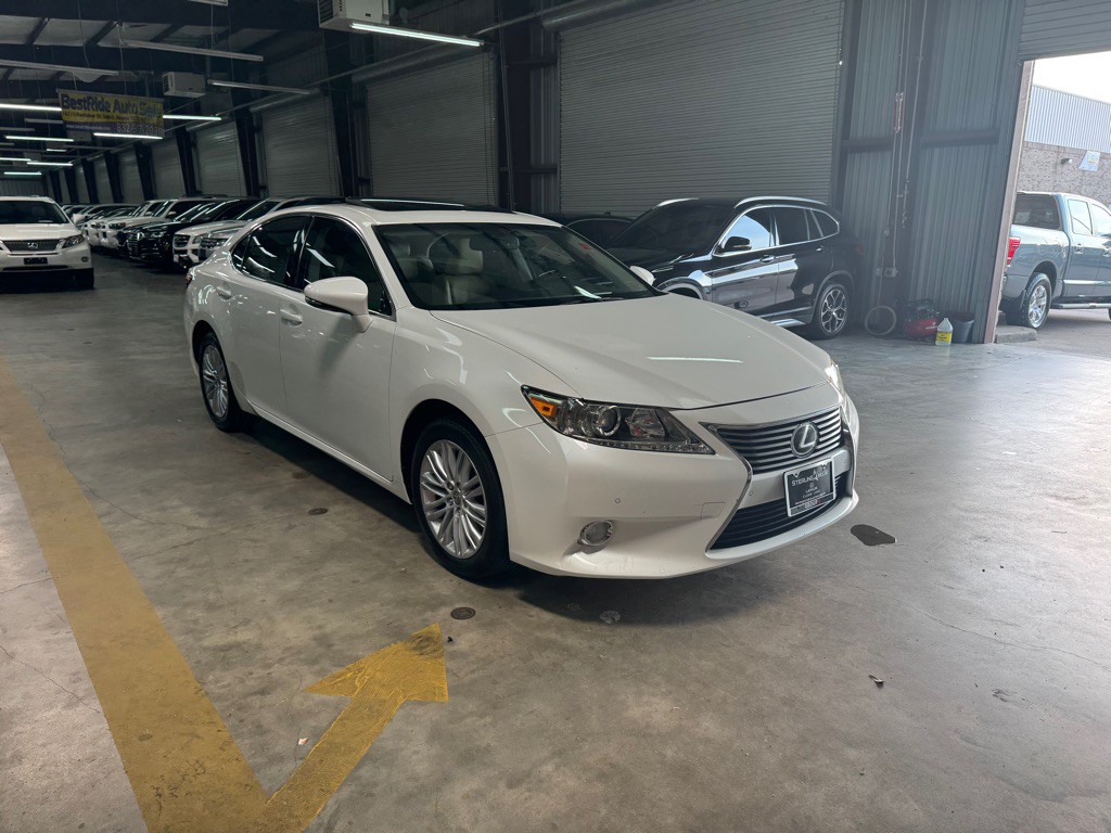 2013 Lexus ES Image 7