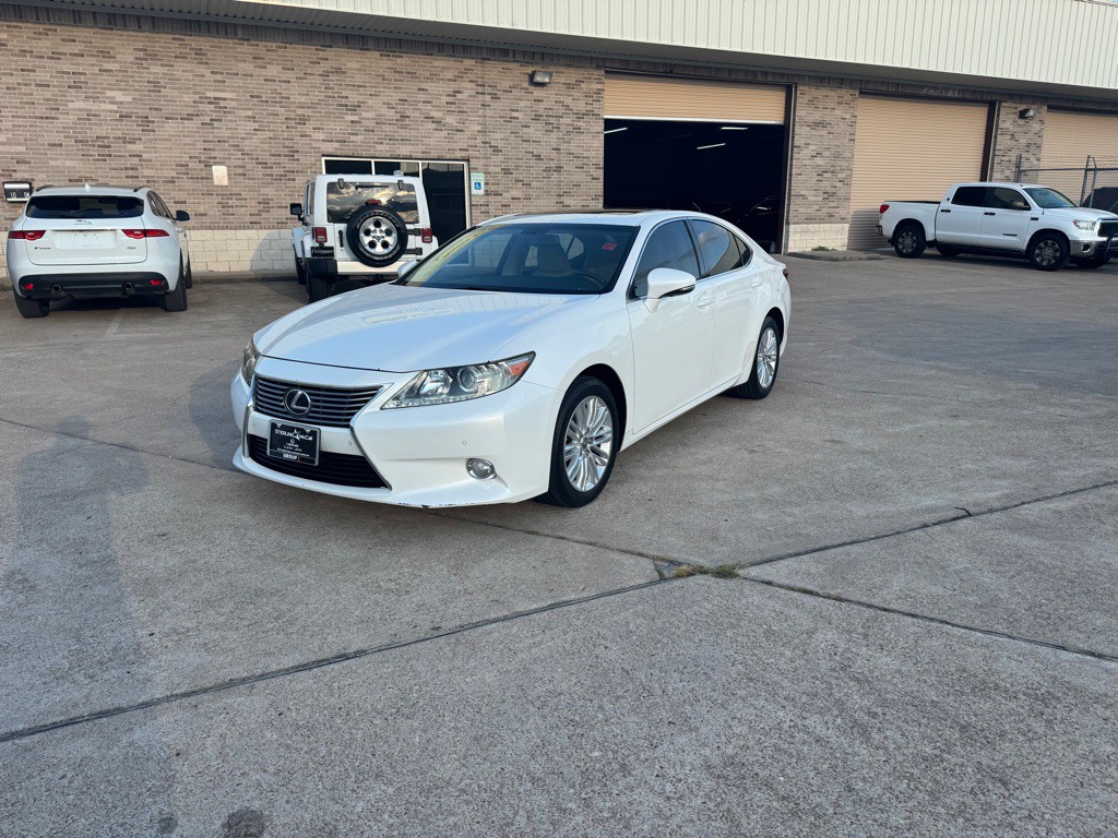 2013 Lexus ES Image 13
