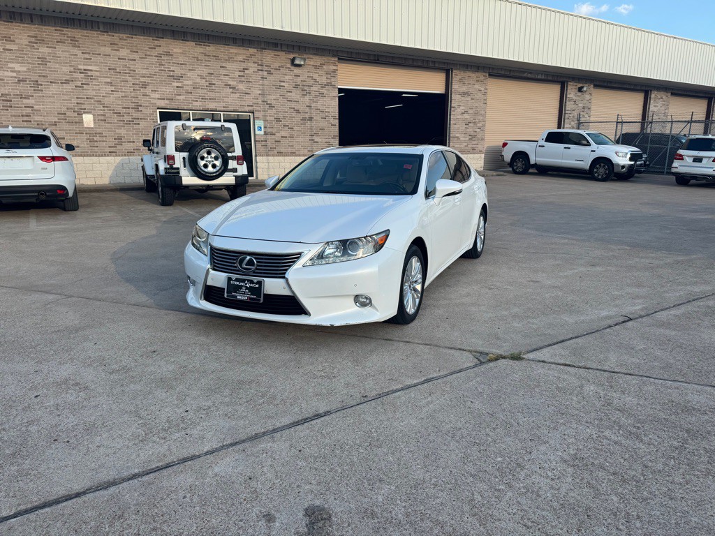 2013 Lexus ES Image 14