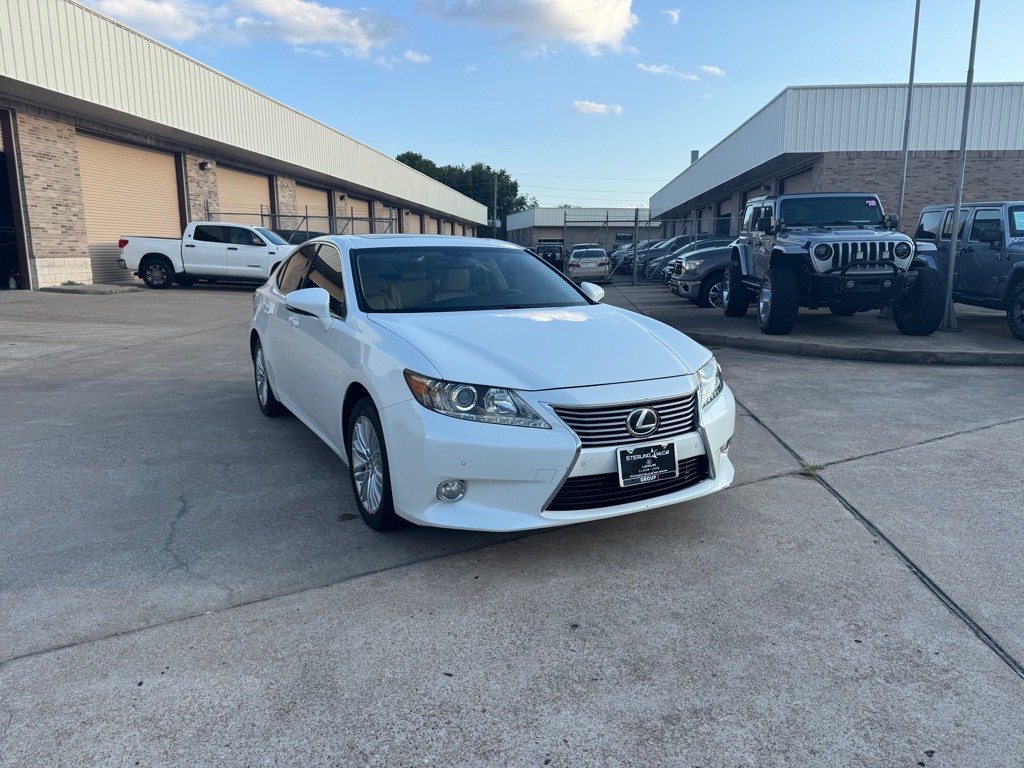 2013 Lexus ES Image 17