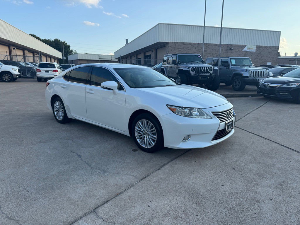 2013 Lexus ES Image 18