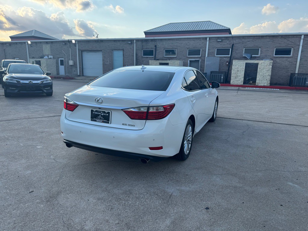 2013 Lexus ES Image 20