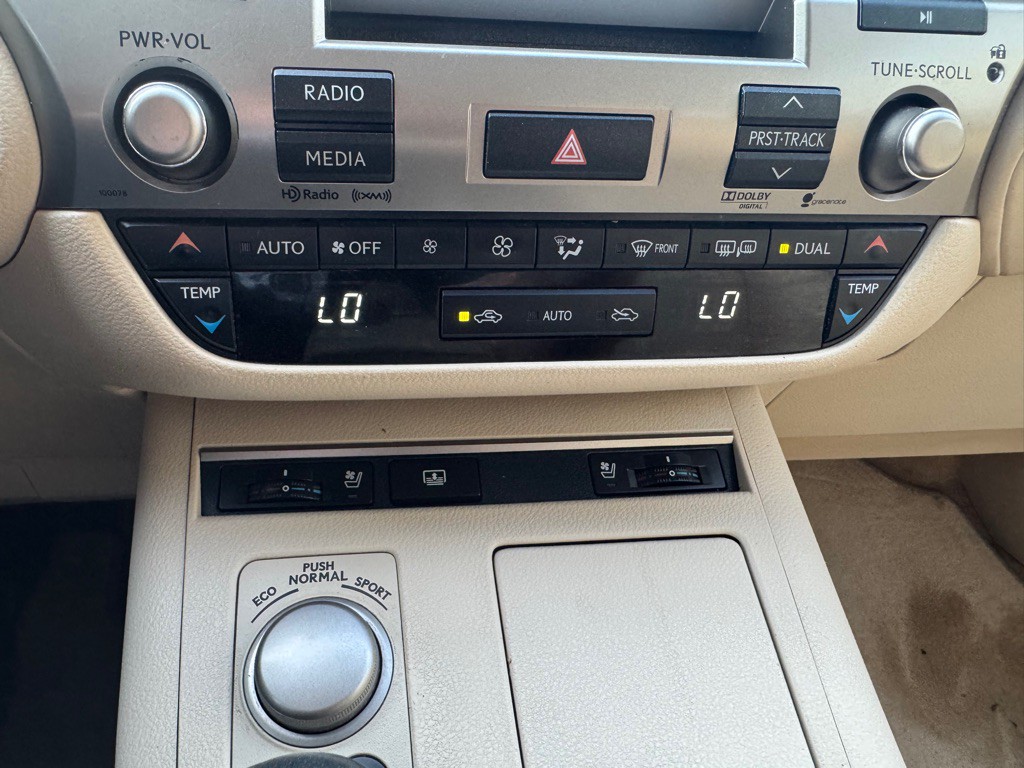 2013 Lexus ES Image 36