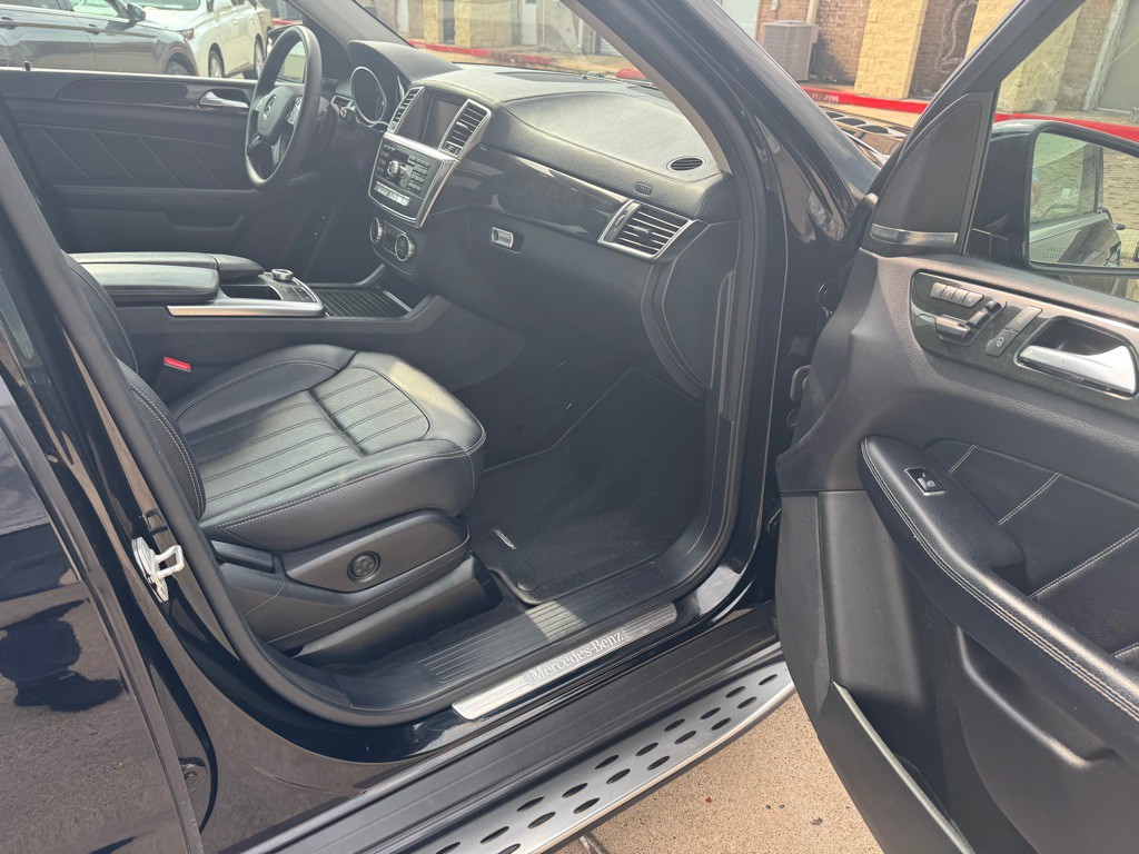 2016 Mercedes-Benz GL-Class Image 27