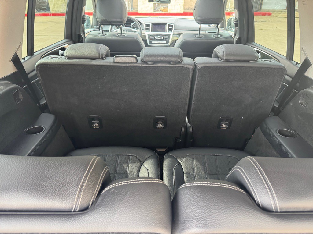 2016 Mercedes-Benz GL-Class Image 33