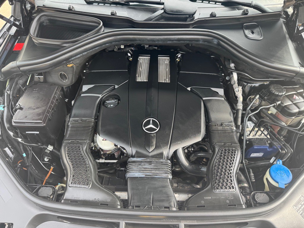 2016 Mercedes-Benz GL-Class Image 42