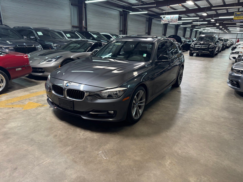 2014 BMW 3 Series Image 4