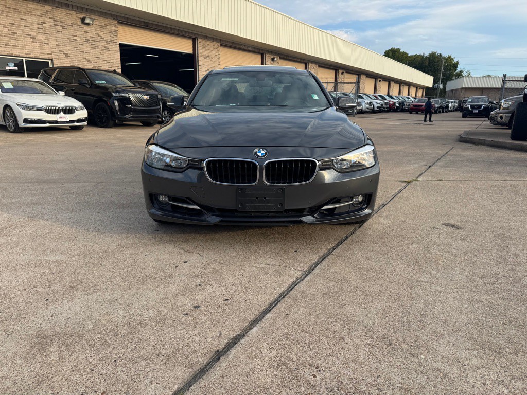 2014 BMW 3 Series Image 17