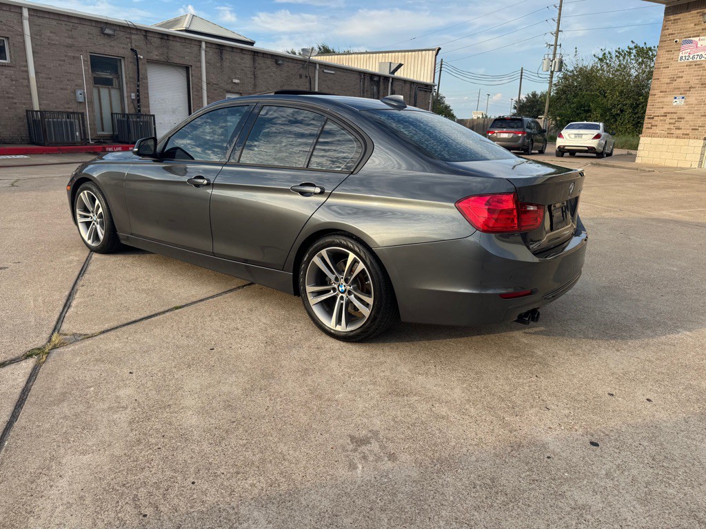 2014 BMW 3 Series Image 24