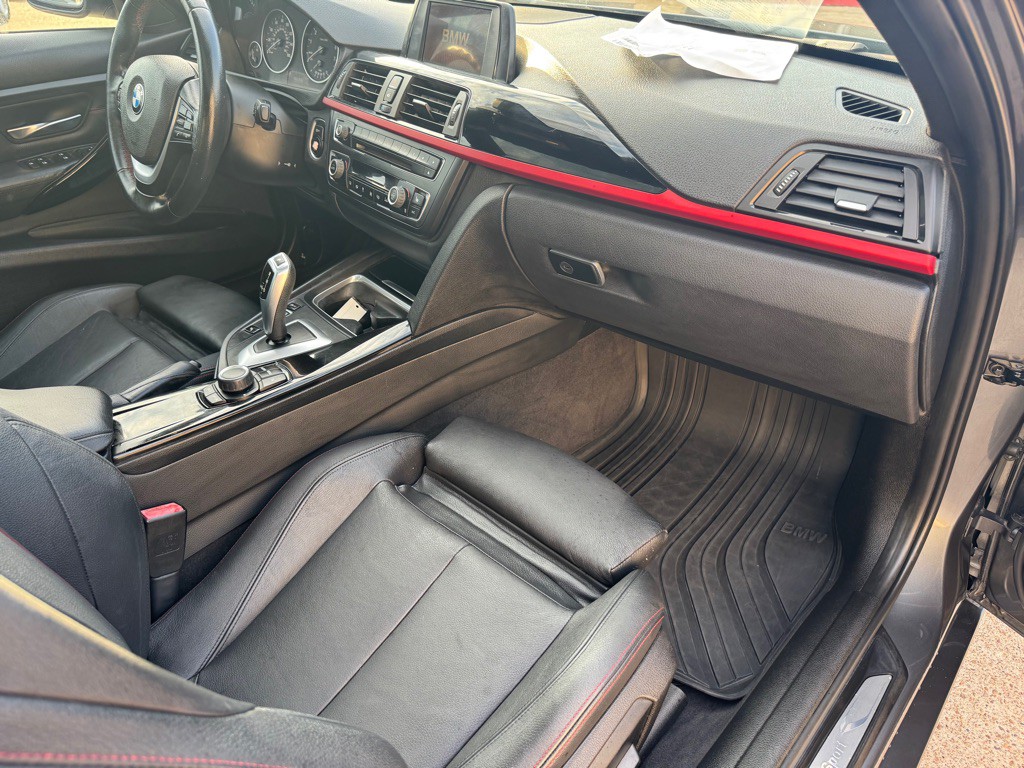 2014 BMW 3 Series Image 28