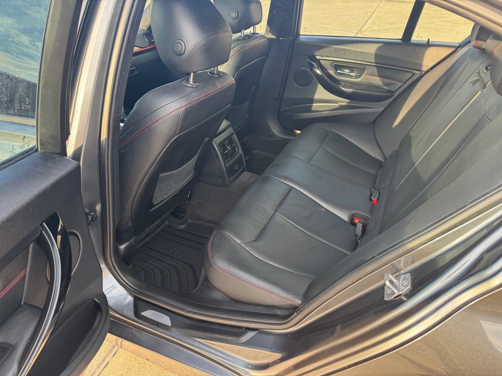 2014 BMW 3 Series Image 29