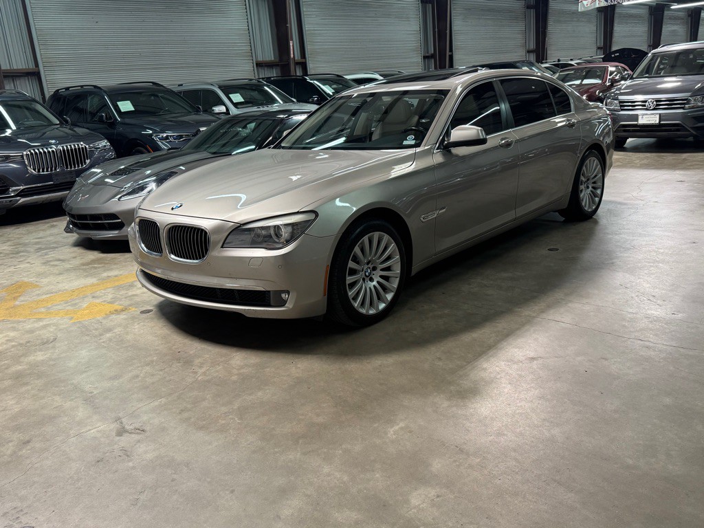 2012 BMW 7 Series Image 1