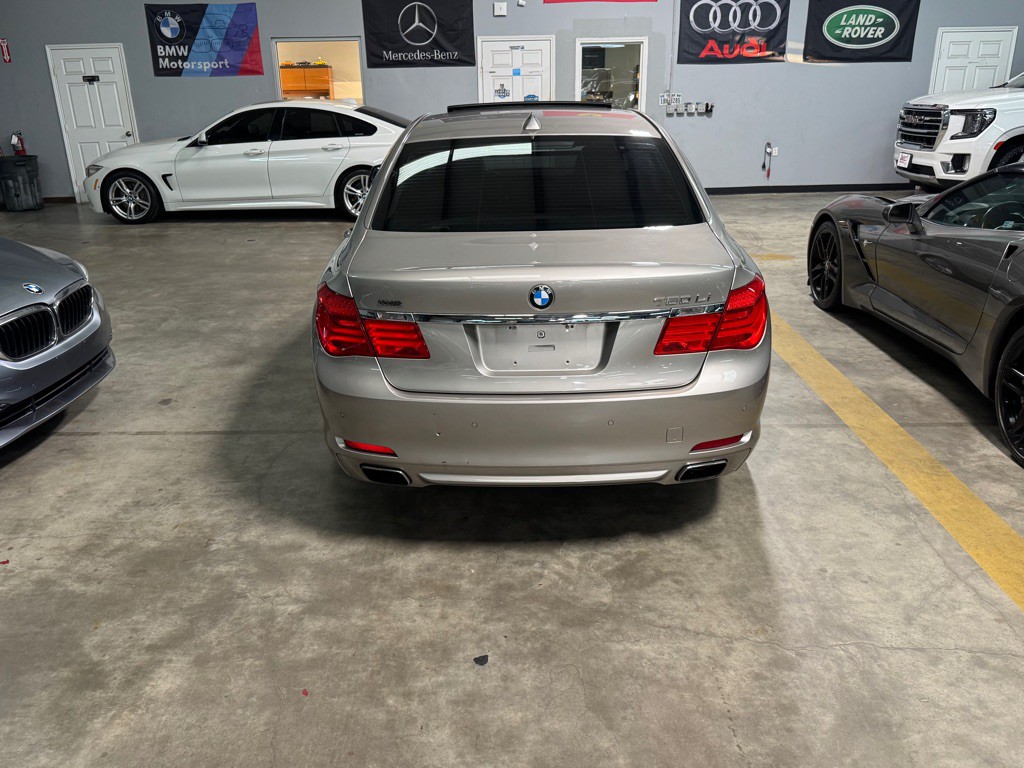 2012 BMW 7 Series Image 5
