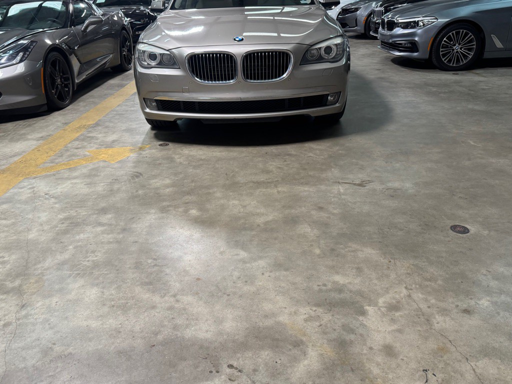 2012 BMW 7 Series Image 8