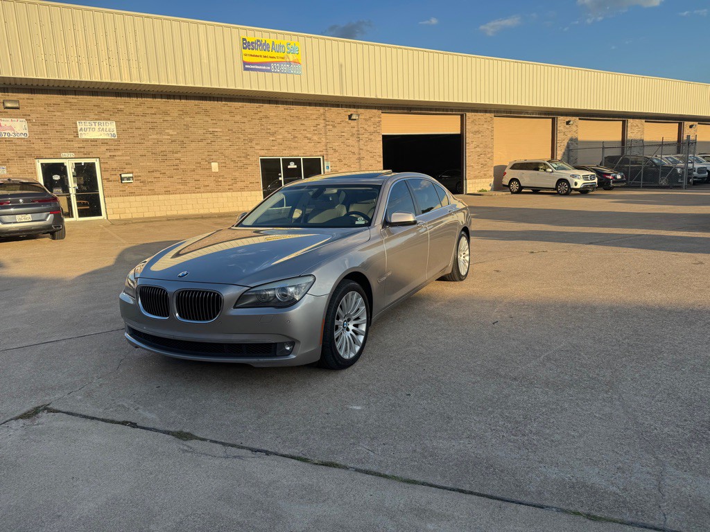 2012 BMW 7 Series Image 10