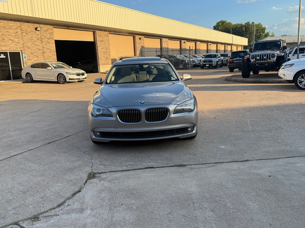 2012 BMW 7 Series Image 12