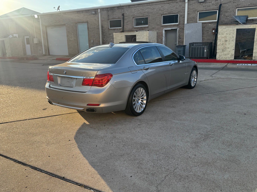 2012 BMW 7 Series Image 14