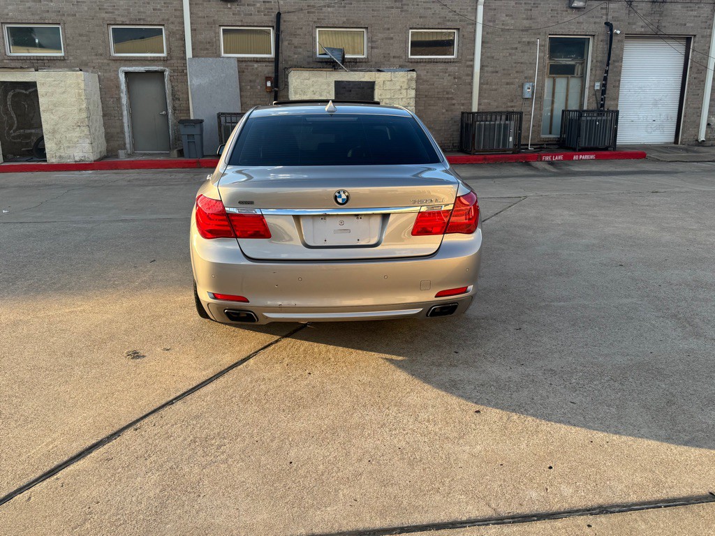 2012 BMW 7 Series Image 15