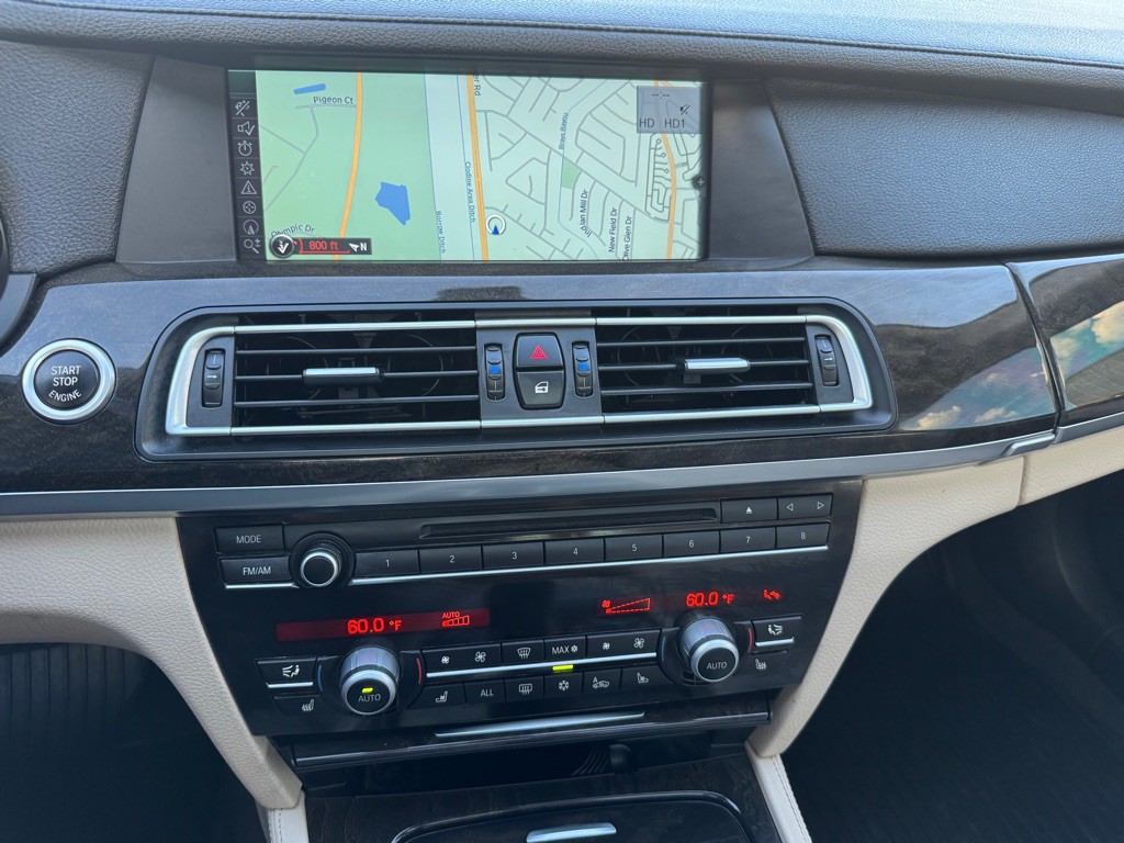 2012 BMW 7 Series Image 26