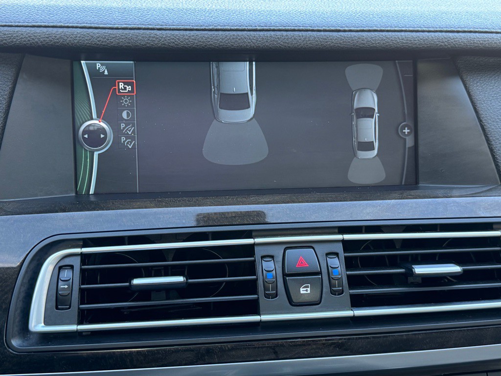 2012 BMW 7 Series Image 30